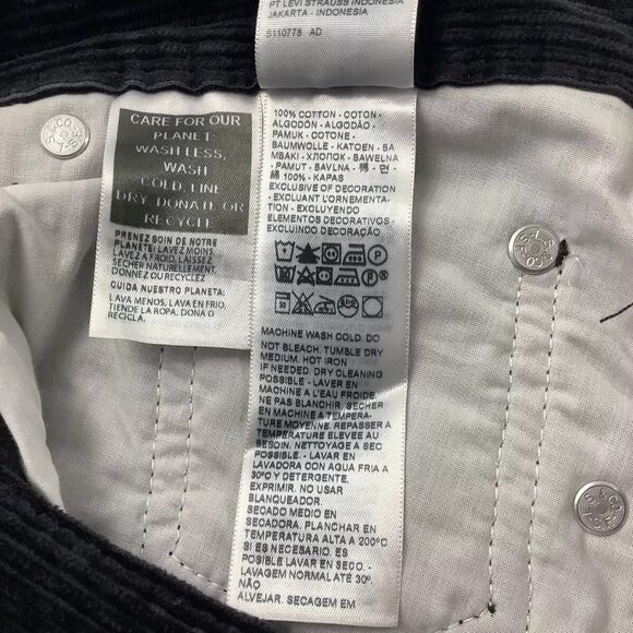 New Levi’s Black Corduroy Straight Legs Jeans Women’s Size 29x30 Cotton - Picture 9 of 10